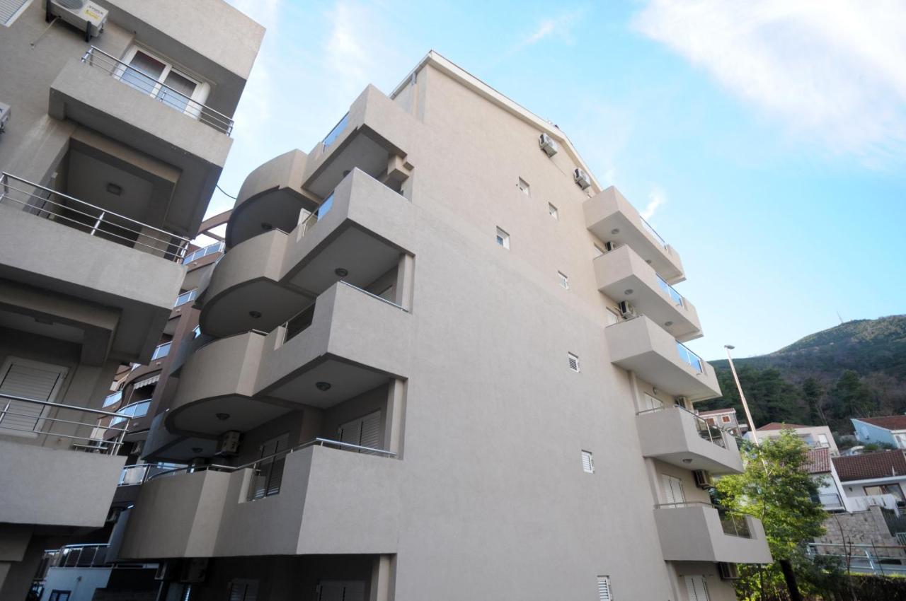 Apartments Anita Budva Luaran gambar